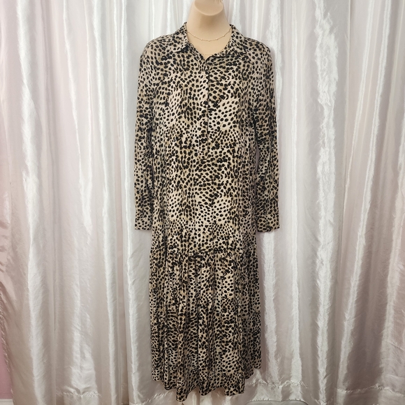 H&M Dresses & Skirts - H&M Black and Cream Long Sleeve Dress